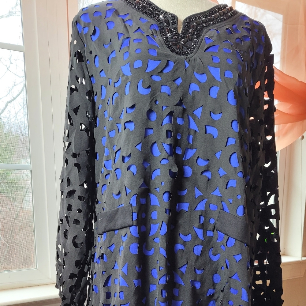 Elegant Black and Blue Long Sleeve Dress